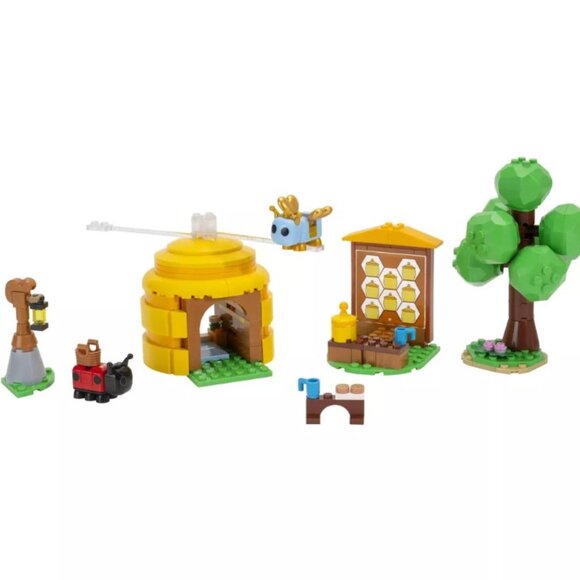 NEW BLDR Adopt Me! Coffee Shop Inerior with Queen Bee Building Set - 225 Pieces - Picture 2 of 13